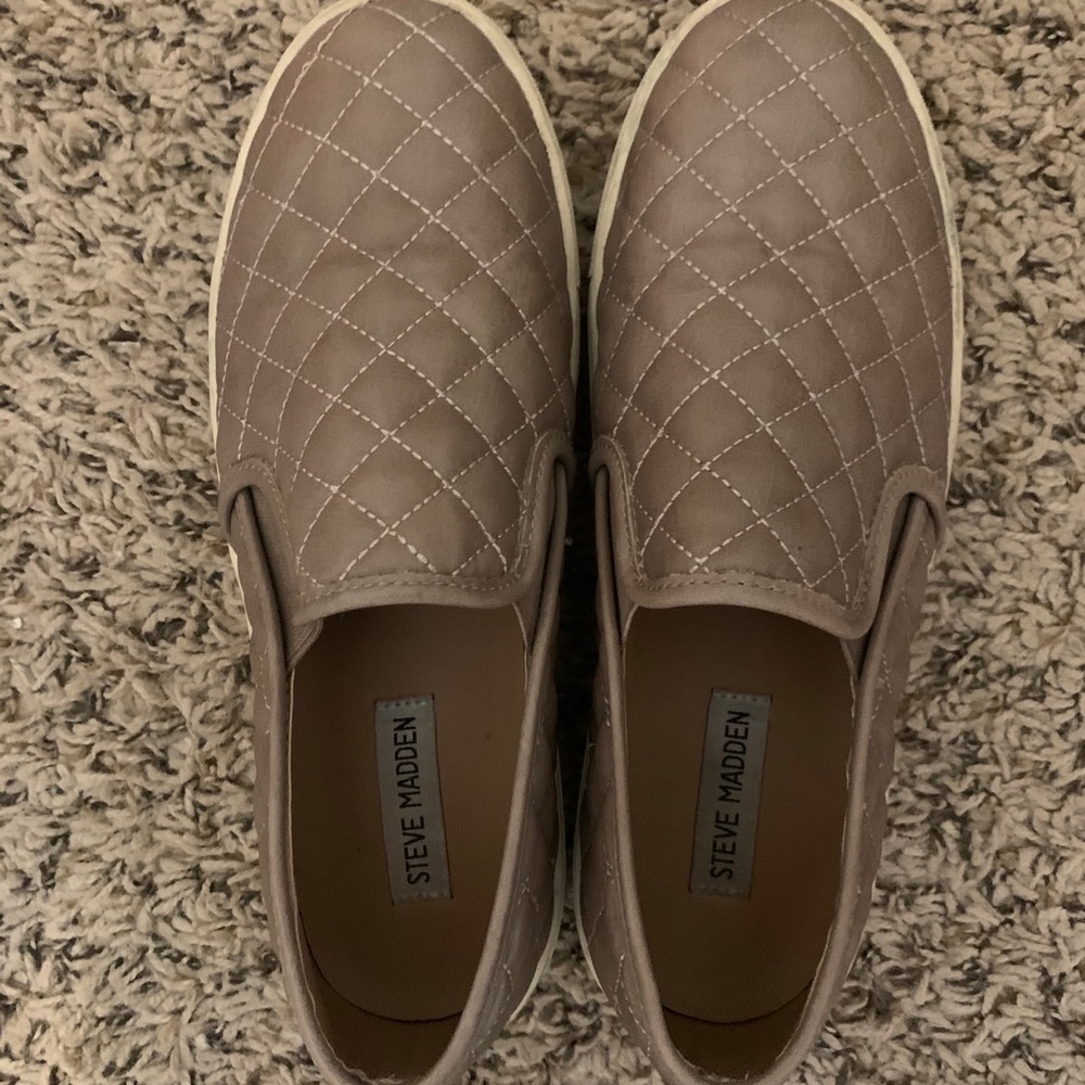 Steve Madden Slip on
